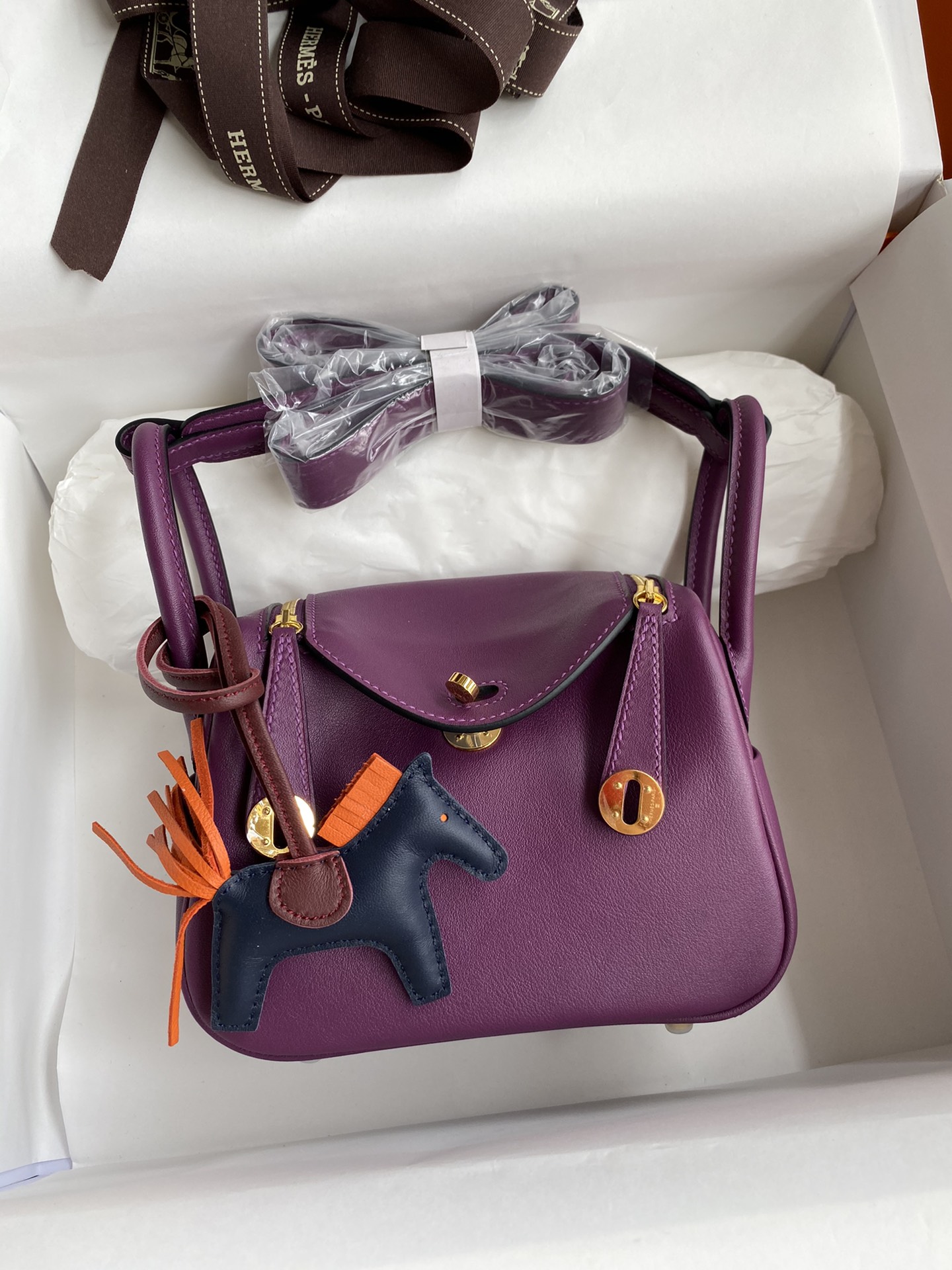 Hermes Lindy 26cm Handbag Shoulder Bag In Anemone Swift Leather